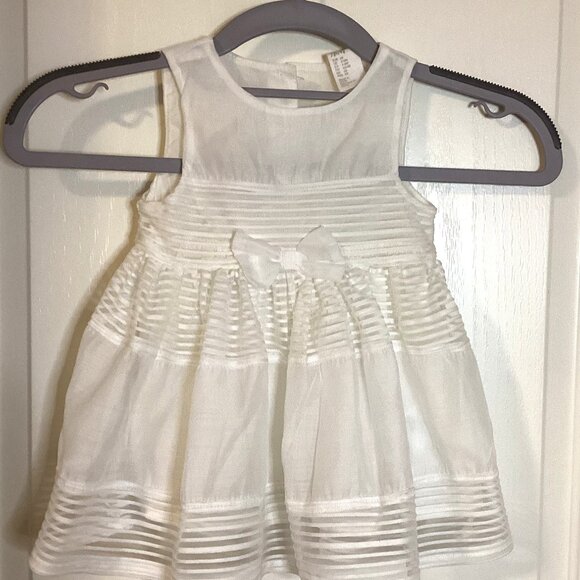 H&M Little Girls Formal White Sleeveless Dress 4-6 Months Fully Lined Wedding - Picture 1 of 8